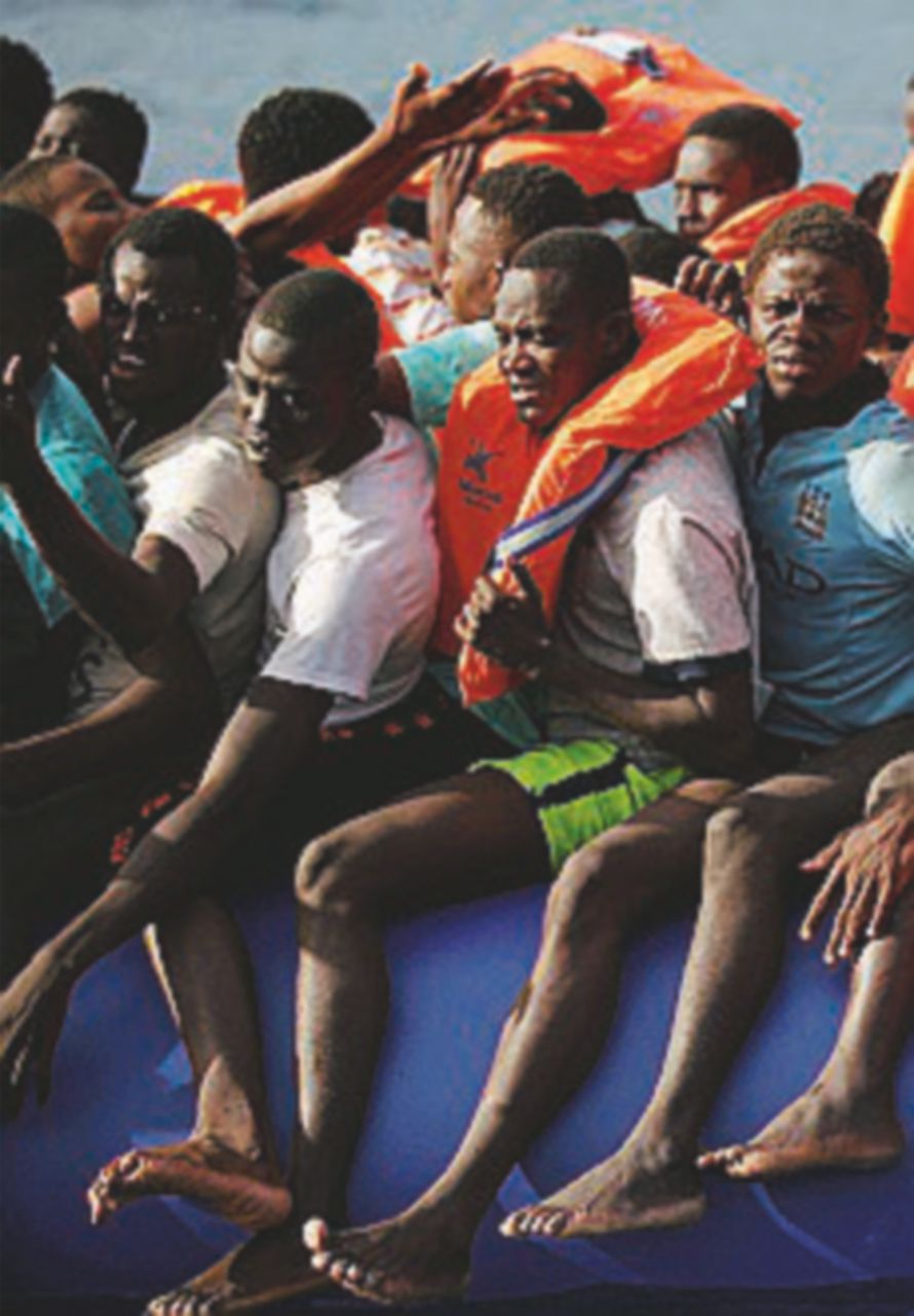 In tre anni 1,5 miliardi di spese in meno per l’accoglienza