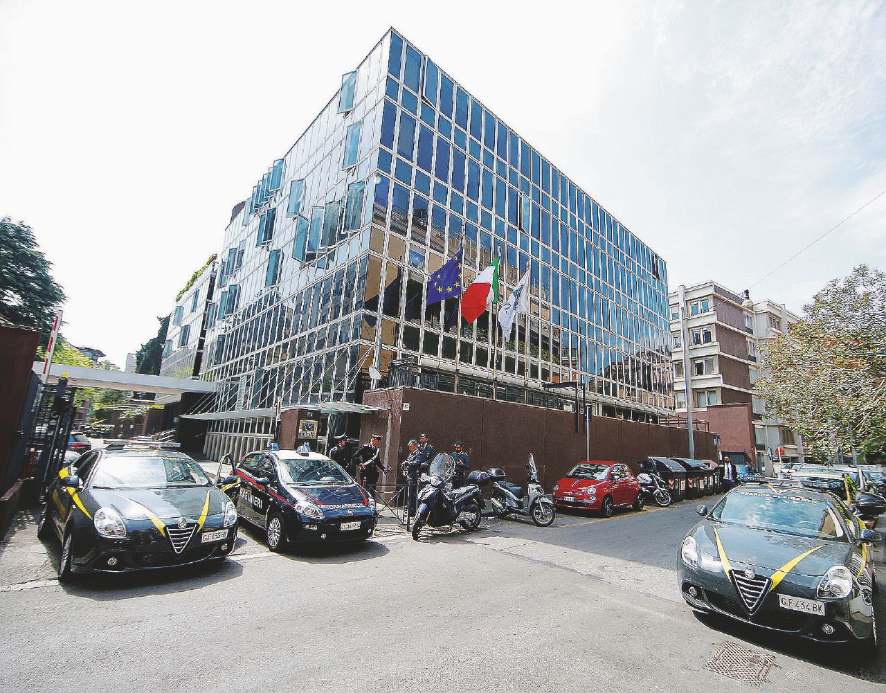 Consip, papà Renzi si salva Lotti & C. verso il processo