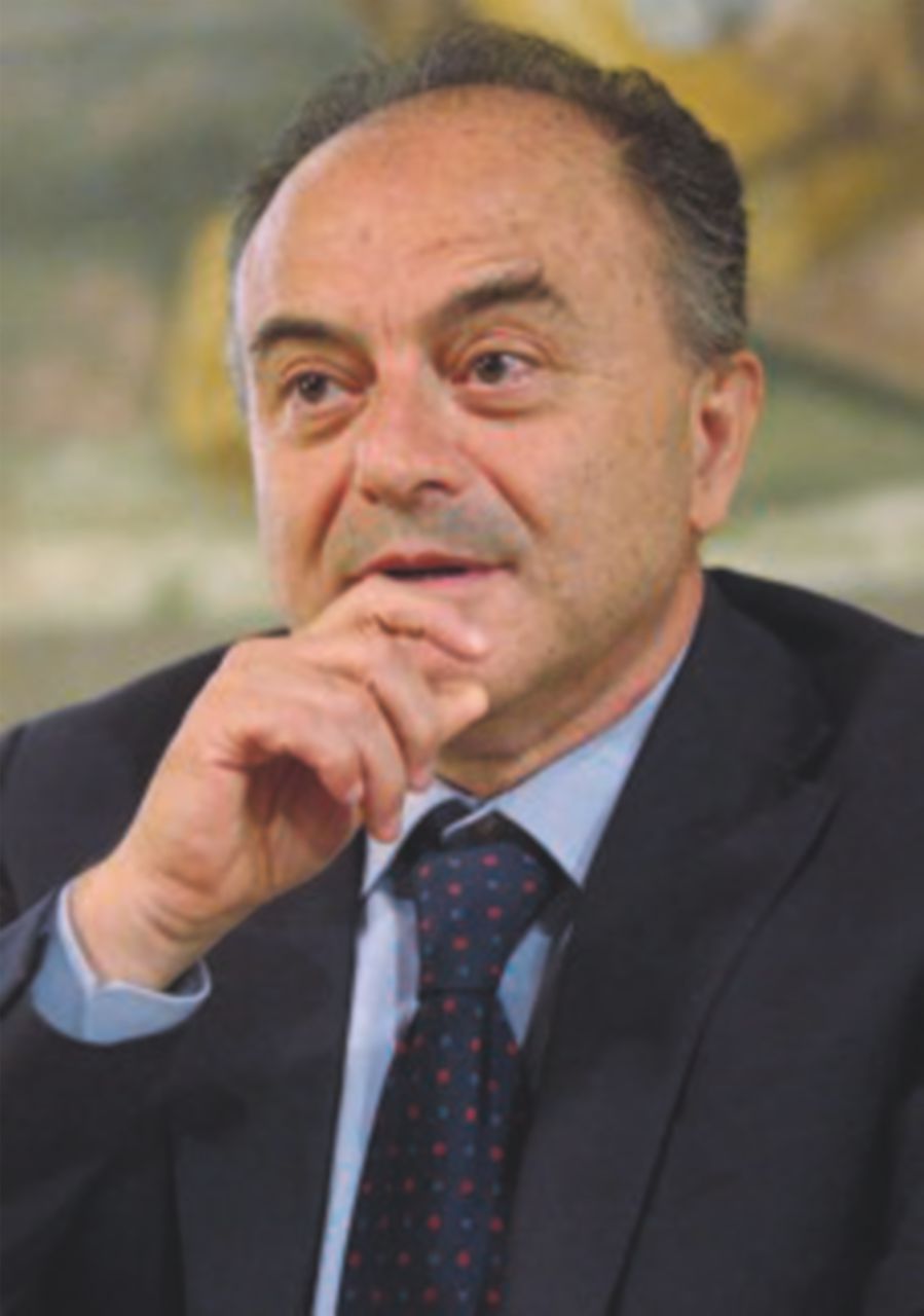 Gratteri: “Il governo parla solo di migranti e dimentica la mafia”