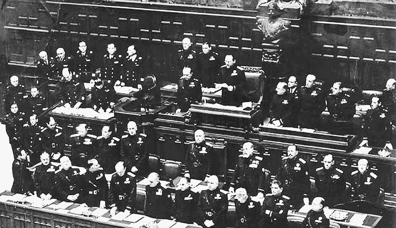 Copertina di “Si straparla di Fascismo. Non vedo regimi in agguato”