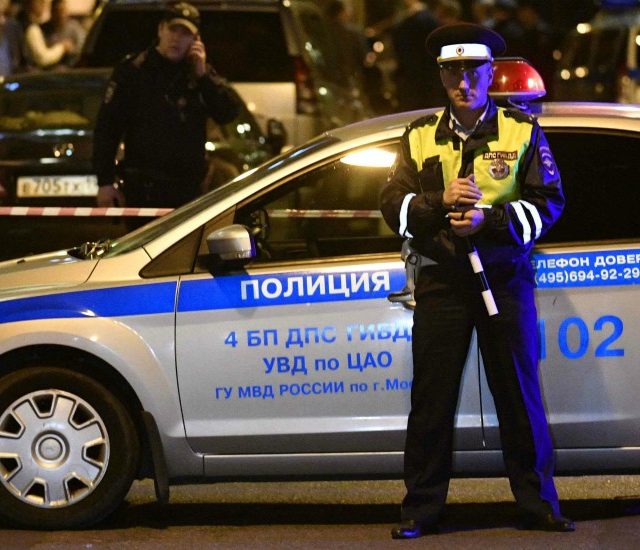 Morte 25 persone per intossicazione: una donna vende col marito bottiglie di vodka illegale a un euro