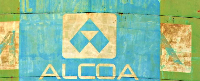 Portovesme e i veleni della sua industria in crisi: nell’Ilva sarda terre intossicate e piombo nel sangue dei giovani