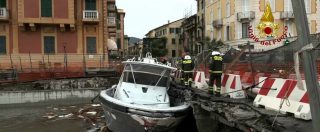 Copertina di Rapallo, il recupero di un’imbarcazione incagliata alla foce del fiume San Francesco