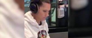 Copertina di Elisa canta “Luce” in dialetto triestino e confessa di essere diventata “mona”: la nuova versione è da ridere