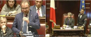 Copertina di Dl Genova, in Aula solo “Sparuti rappresentanti del governo…”. E il battibecco tra Fico e Mulé (FI) è surreale