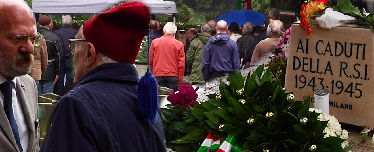 Copertina di Milano, nostalgici al Campo X per l’omaggio ai caduti Rsi: “Questa non è Predappio”. E a qualcuno scappa un saluto romano