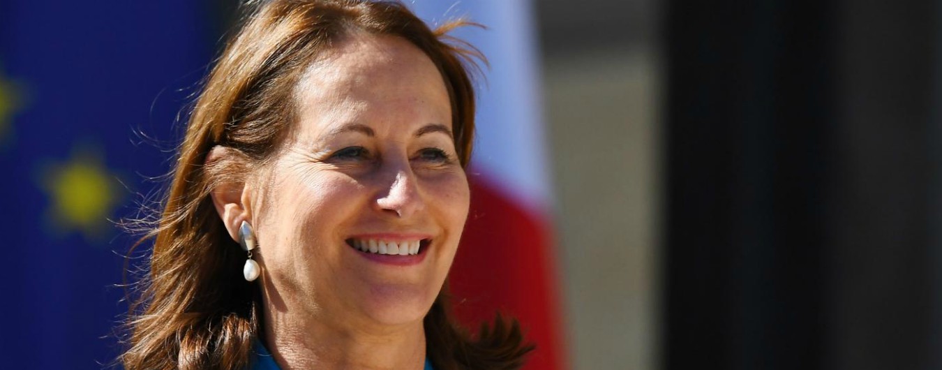 Segolene Royal racconta il sessismo dei colleghi francesi contro una ministra italiana. ‘Deve essere brava a fare altro…’