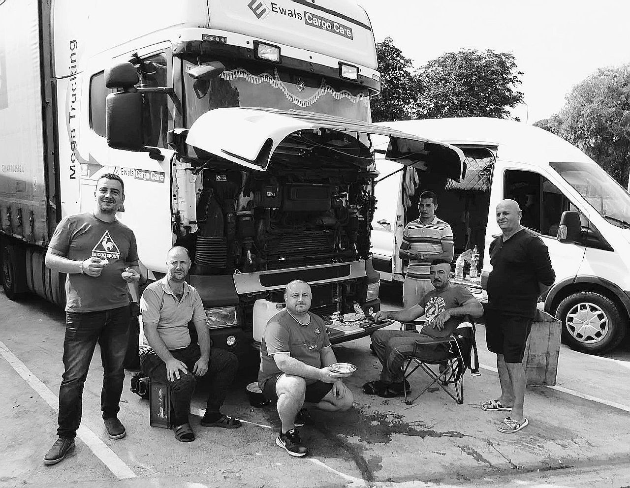 I camionisti migranti che guidano senza esami