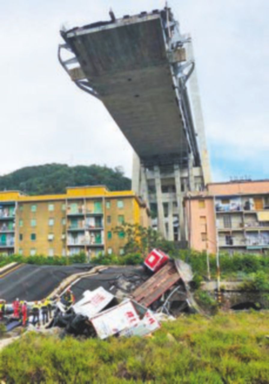 L’ingegnere sul crollo: “Forse una bobina è caduta da un tir”
