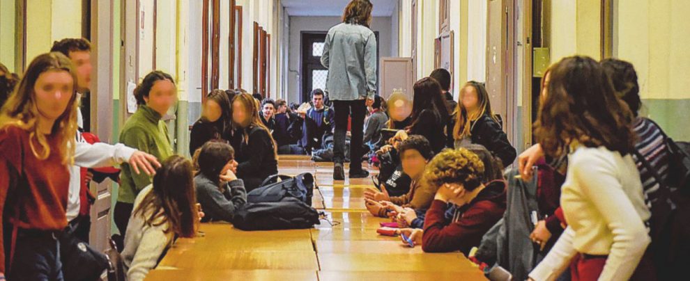 Discussioni e impegno - Un’occupazione di qualche tempo fa al Manzoni, Milano - Ansa Roma, staffetta “occupazioni”. Ieri lo sgombero del Virgilio