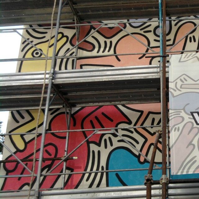 Keith Haring, corsa contro il tempo per salvare i suoi murales dal degrado: il restauro affidato a un team di scienziati italiani