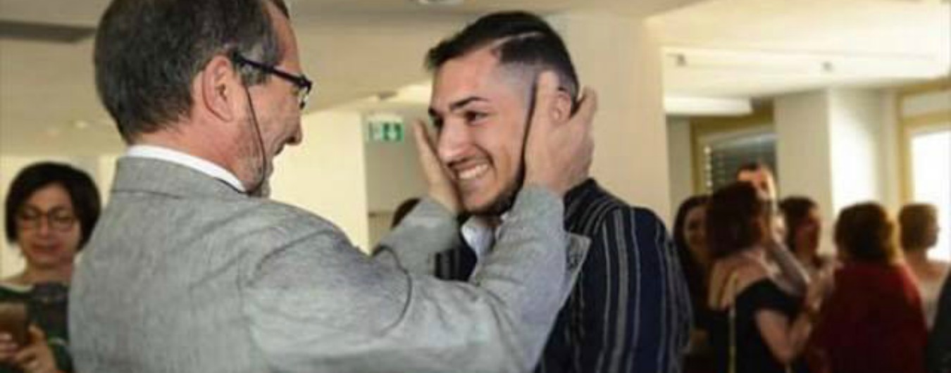 Copertina di “Sono il primo sordo laureato con 110 e lode a Pisa. Mi batto perché la lingua dei segni venga riconosciuta”