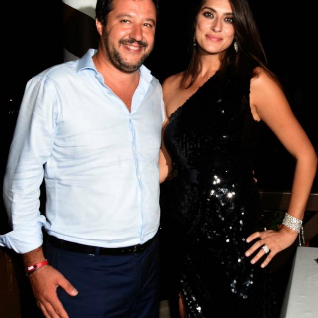 Elisa Isoardi e Matteo Salvini di nuovo insieme (e sorridenti): la foto alla cena di gala