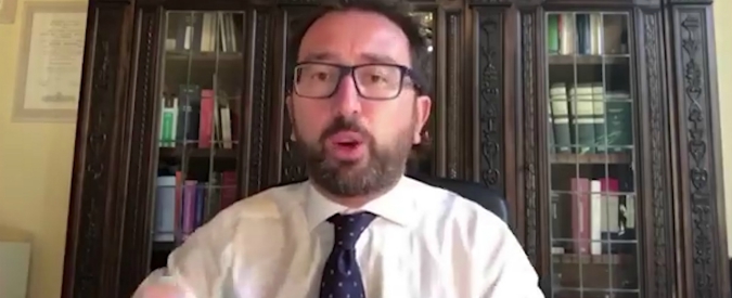 Copertina di Prescrizione, Bonafede: “Se Forza Italia protesta significa che la riforma non è debole. Presto incontrerò avvocati”