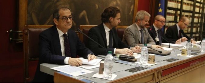Tria: ‘Per evitare procedura Ue servirebbe una manovra da suicidio’. Bankitalia: ‘Abbattere spread, già spesi 1,5 miliardi’