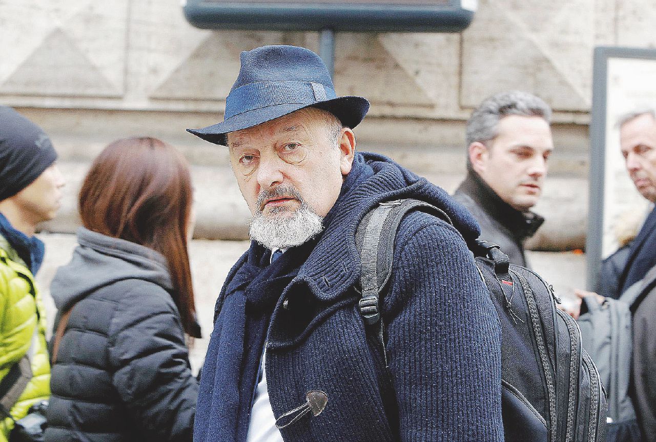 Copertina di Napoli a Roma: “Nei telefoni l’incontro Tiziano-Romeo”