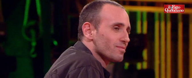 Copertina di Roma, Zerocalcare: “Si è incattivita ed è peggiorata ma non per colpa della Raggi”. E commenta Calenda su videogiochi