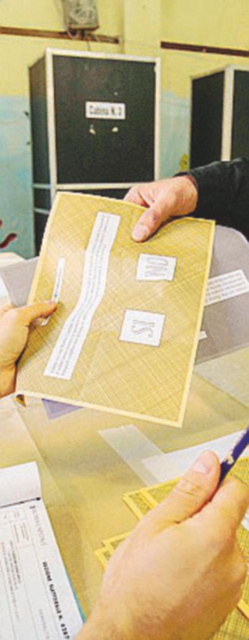 Copertina di Roma, flop il referendum su Atac. Raggi: “Così resta ai cittadini”