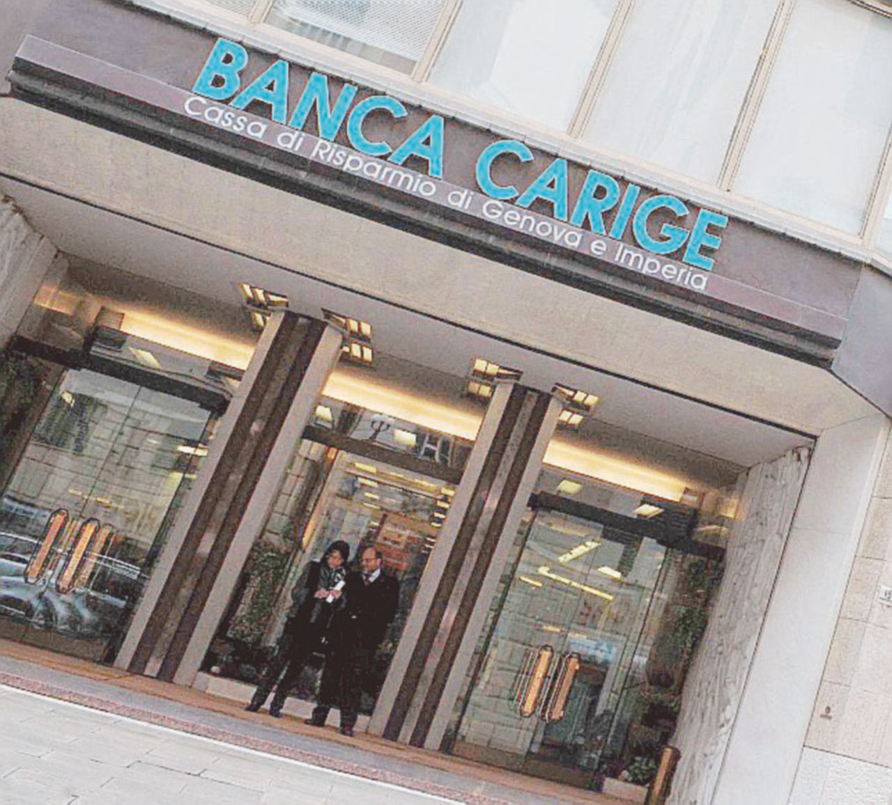 Il salvagente - Il Consiglio d’amministrazione di Carige vara il piano di salvataggio Carige, il salvataggio se lo pagano le banche