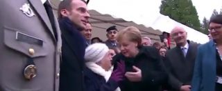 Copertina di La domanda della centenaria mette in imbarazzo Merkel: “È lei è la signora Macron?”. E la cancelliera reagisce così