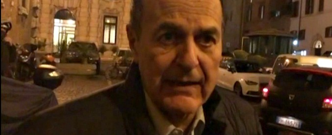 Copertina di M5s, Bersani: “Dissidenti? Persone che non vogliono condoni. Toccano nervo sensibile, Movimento s’interroghi”
