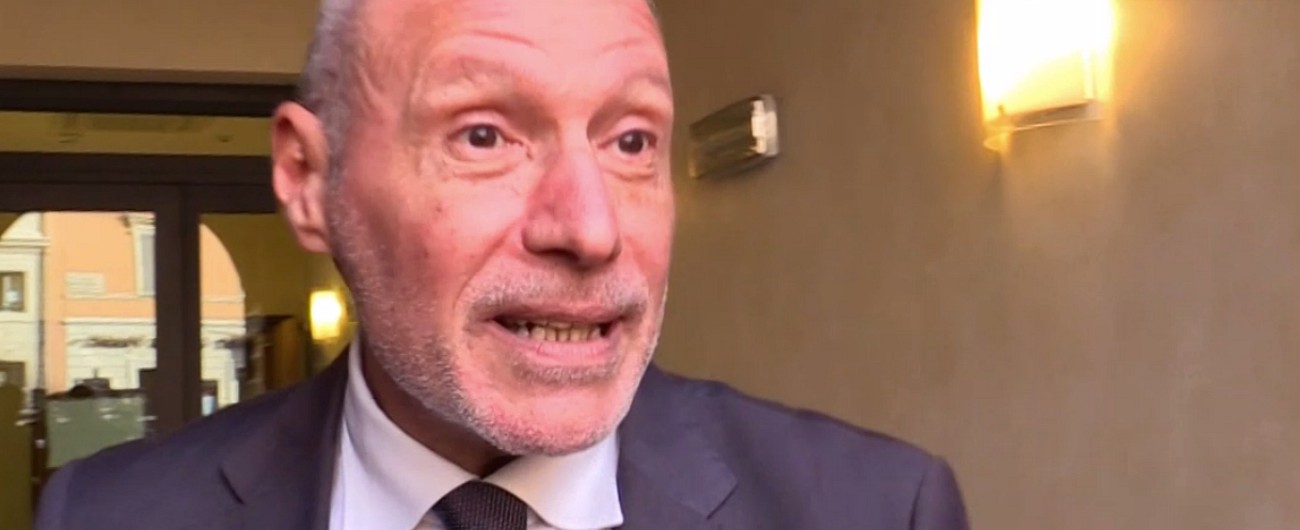 Copertina di Dl Genova, De Falco: “Io fuori da M5S? Non so nulla. Non ho votato con opposizione, mio emendamento identico”