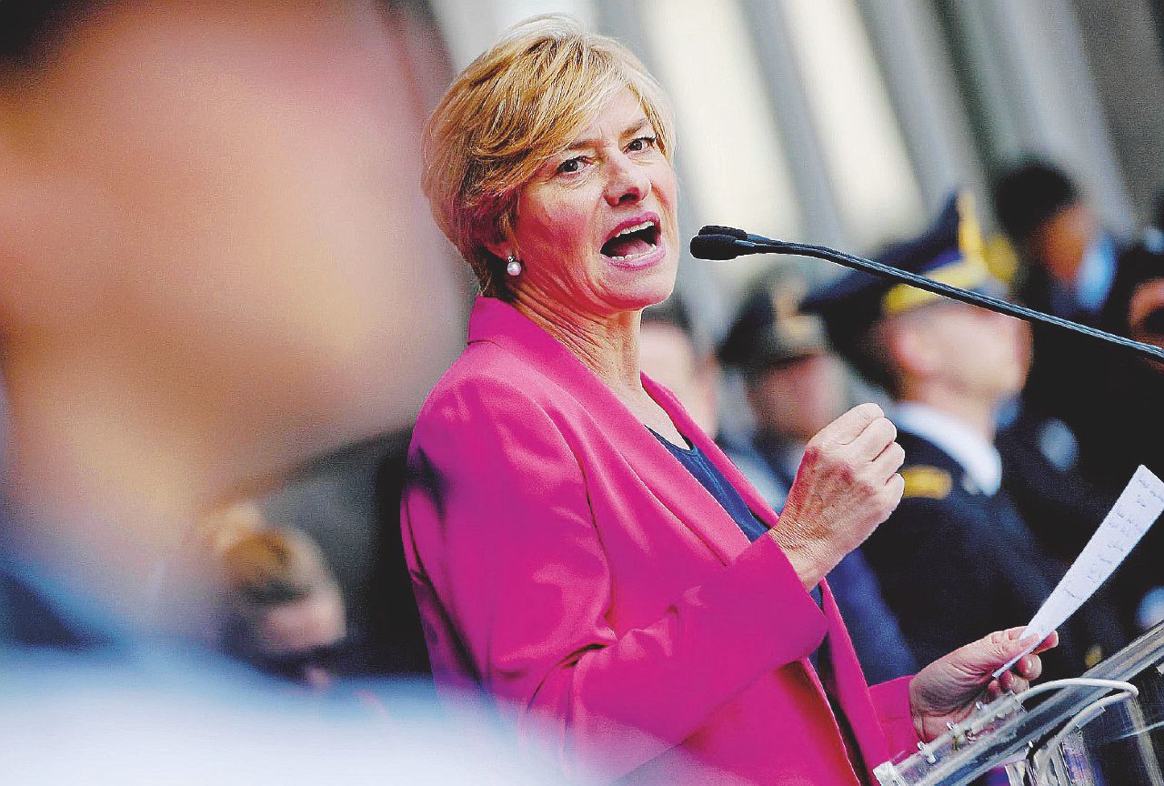 “Volevano far fuori Ultimo, intercettò il ministro Pinotti” “Volevano far fuori Ultimo, intercettò il ministro Pinotti”