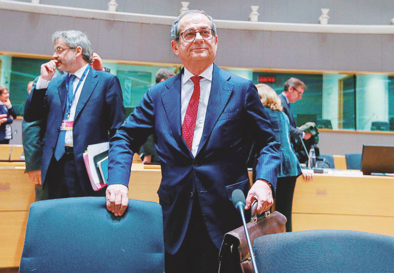 Copertina di Manovra, falchi Ue all’attacco Dubbi sulle maxi dismissioni