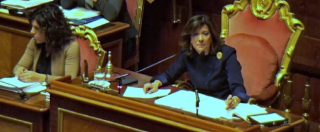 Copertina di Dl Genova, Casellati riprende il Senato: “Rispetto per i morti, pesano sulle coscienze di tutti”. Poi minuto di silenzio