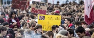 Copertina di Governo, studenti manifestano: “100mila in 70 piazze”. A Milano è “No Salvini day” e si bruciano bandiere M5s e Lega