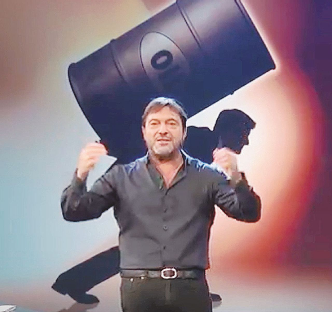 Stasera su Rai3 - Sigfrido Ranucci presenta “Nero come il petrolio” - Dall’Isis all’Italia, così viene riciclato il petrolio “in nero”