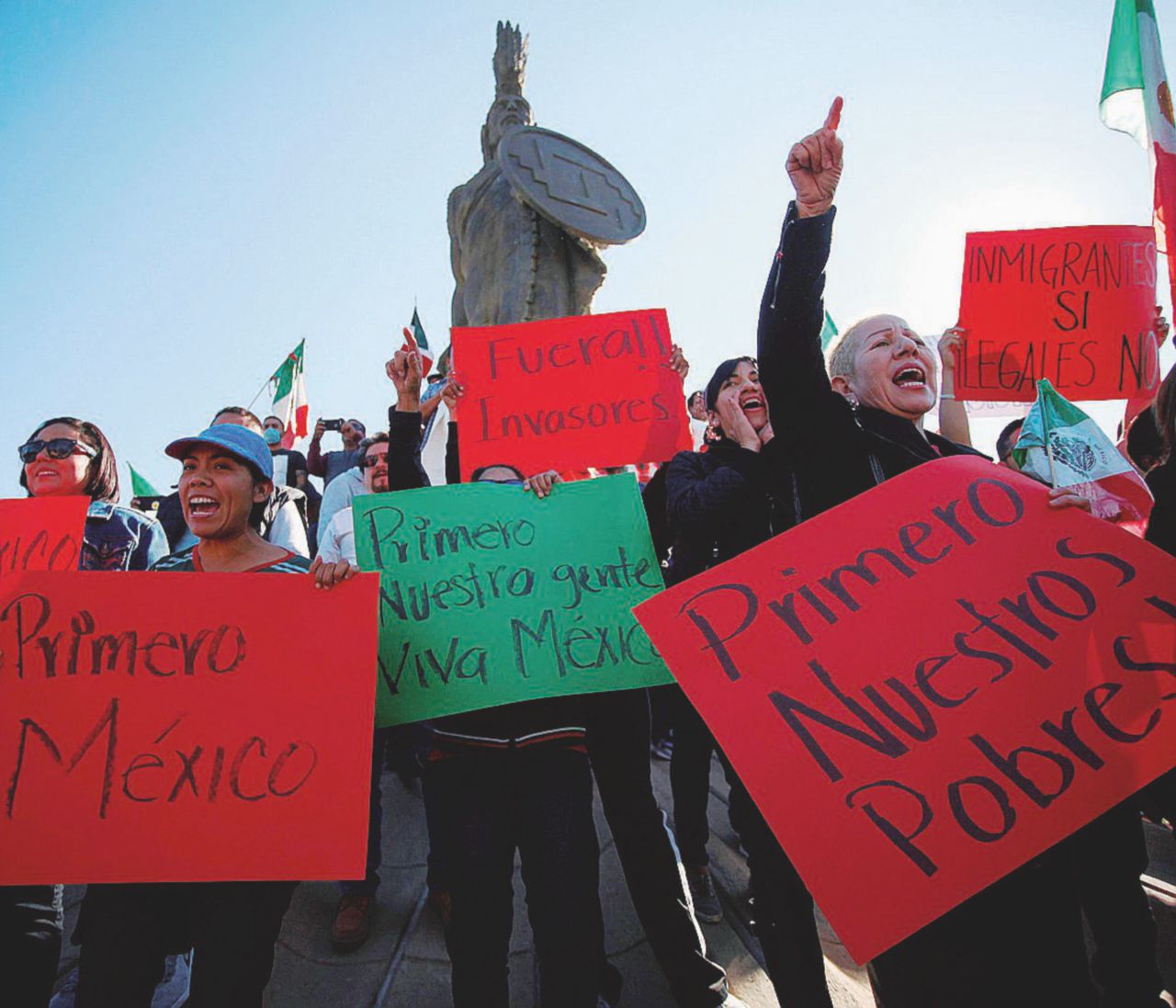 Copertina di “Prima vengono i messicani”. Guerra tra poveri a Tijuana