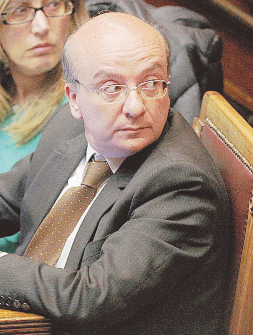 Copertina di Asl, la carica dei manager con lo sponsor politico