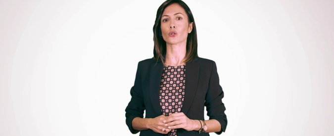 Copertina di “Non è normale che sia normale”, la Camera contro la violenza sulle donne. Carfagna: “Diamo voce a chi l’ha persa”