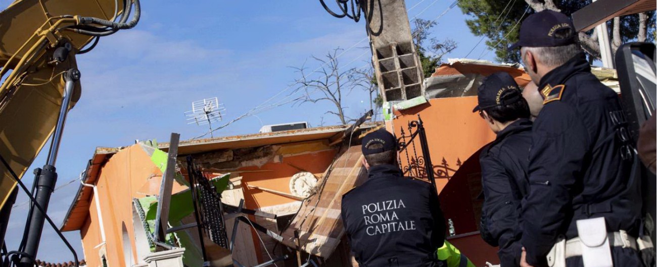 Roma, nel solo VII municipio accertati altri trenta abusi edilizi dei Casamonica. Ma sono finiti i fondi per gli abbattimenti