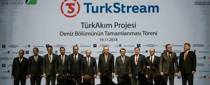 Putin da Erdogan per inaugurare il Turkstream: celebrato il predominio russo nella geopolitica dell’energia