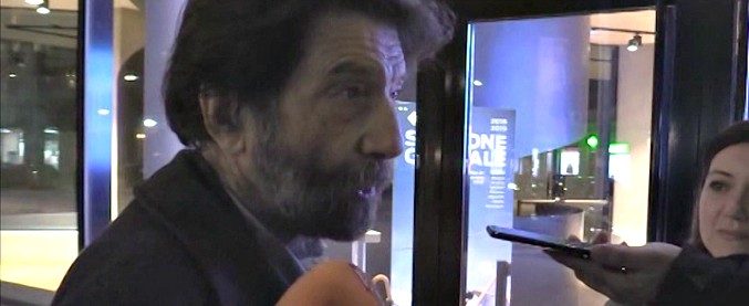 Copertina di Pd, la spietata analisi di Cacciari: “Europee? Il disastro è inevitabile. Dopo Renzi se ne andrà dal partito”