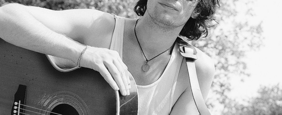 L’esordio folgorante - Buckley debutta con “Grace” nel 1994, disco molto apprezzato da esperti del settore - “Sono uno fuori dal gregge. E vedo il sesso dappertutto”