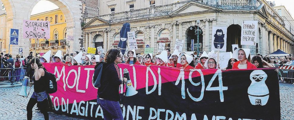 In piazza - “Non una di meno” a Verona, lo scorso ottobre dopo l’ordine del giorno anti-aborto - LaPresse Verona, donne in piazza contro la Vandea di FN