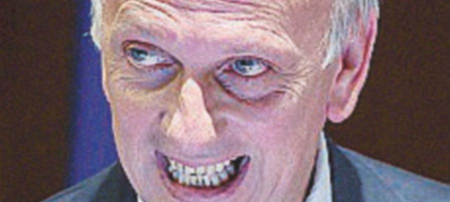 Il ministro Bussetti: “È giusto che in classe ci sia il crocifisso” Il ministro Bussetti: “È giusto che in classe ci sia il crocifisso”