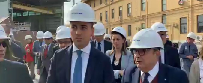 Copertina di Manovra, Di Maio contro Bankitalia: “Lo spread sale quando loro parlano. La situazione si stabilizzerà”