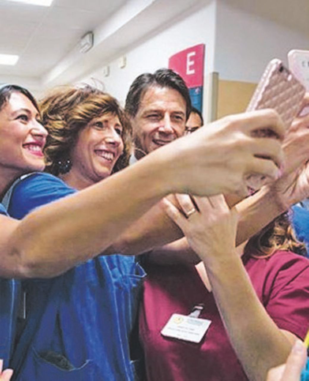 Copertina di Il premier esce dal guscio. E sbaglia un verbo