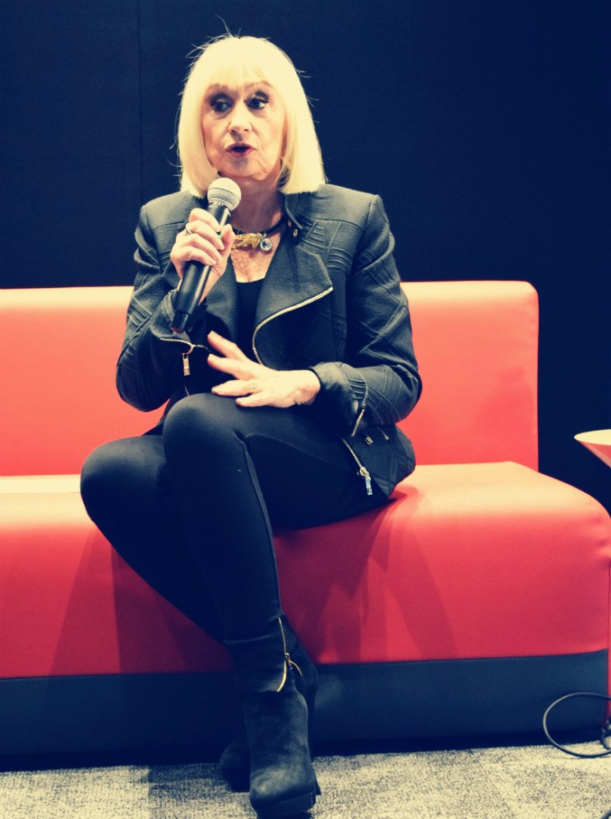 Copertina di A raccontare comincia tu, inizio “con il pilota automatico” per Raffaella Carrà che ospita Fiorello: ma senza lo showman che succederà?