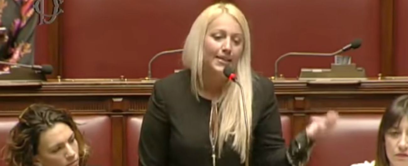 Dl Sicurezza, governo ha posto la fiducia. Salvini: “Qui giorno e notte perché passi”. Deputata M5s critica in Aula: “Perplessa”