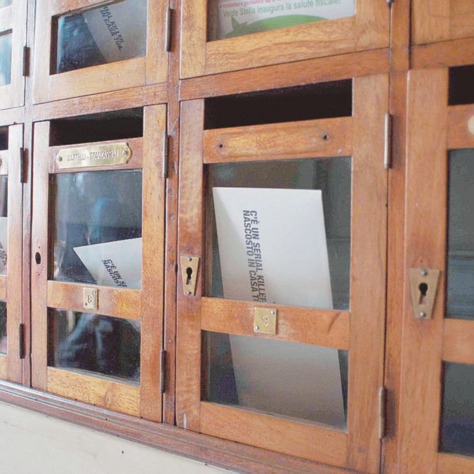 Contenitore di angoscia - Le cassette delle lettere sono ormai diventate vera fonte di ansia - Ansa La cassetta della posta, da gioia a terrore: solo bollette e multe