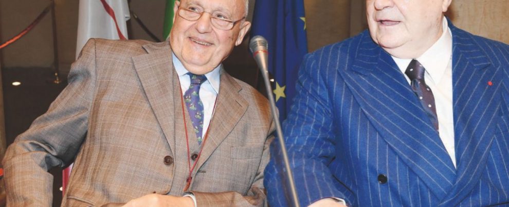 1. - Brothers in arms - Giancarlo Elia Valori scrive un libro sulla globalizzazione e il fraterno amico Paolo Savona accorre ridente al Tempio di Adriano a Roma Tra Gladio e P2, Savona riabbraccia il “fratello” Valori