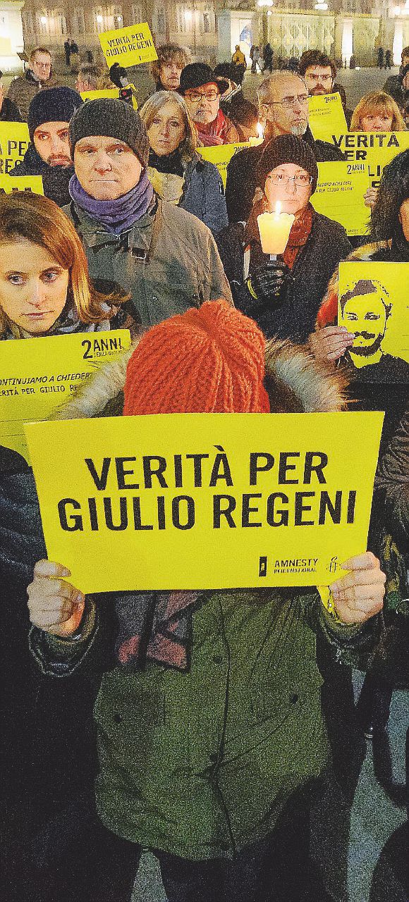 Copertina di L’ambulante chiamò gli 007. Regeni, sequestro di Stato