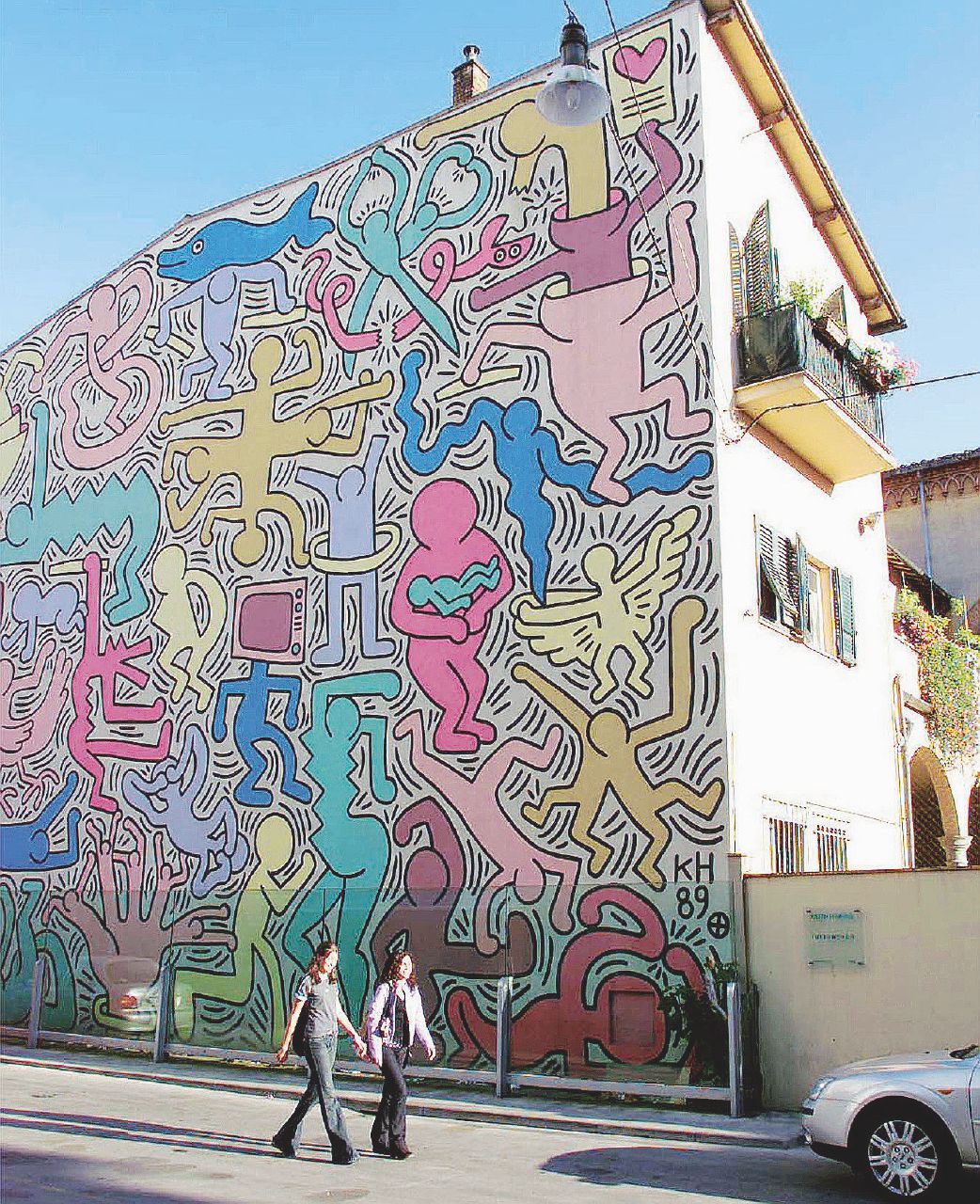 Copertina di Sgarbi e l’assessore fanno “stalking” a Keith Haring