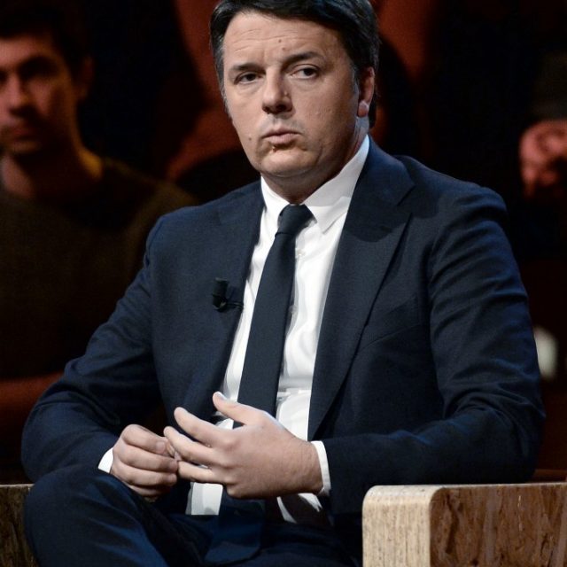 Scherzi a Parte, Matteo Renzi nel mirino del programma. Il suo documentario “è uno scherzo”