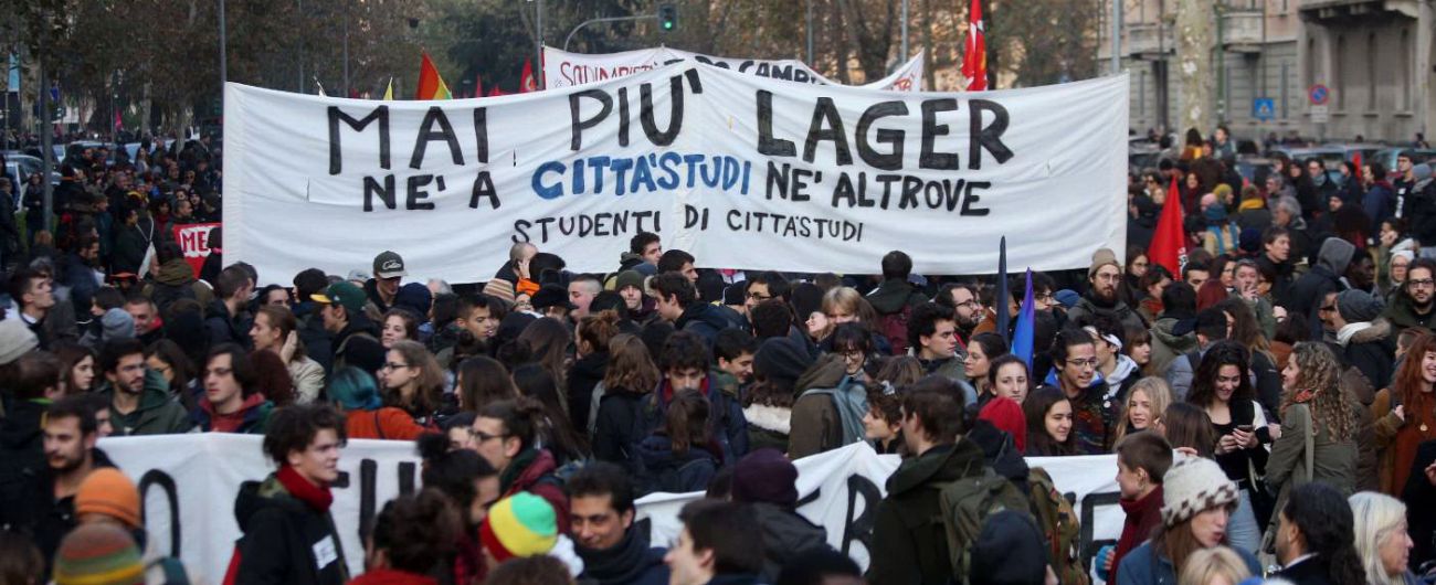 Copertina di Milano, migliaia in corteo contro i centri per il rimpatrio e il decreto sicurezza. Gli organizzatori: “Insulti sulla nostra pagina”